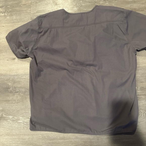 Men’s Scrubs Carhart brand Size XL - Picture 2 of 4